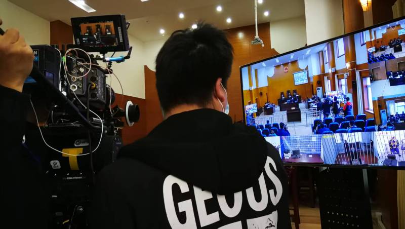 AI生成VS人工创意——寒亭区广告片拍摄公司的技术浪漫主义实践